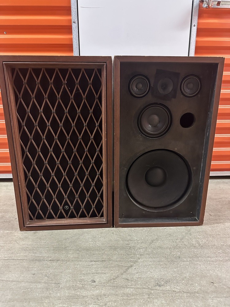 Vintage Pair of Pioneer CS-88 Speakers. Sound great.