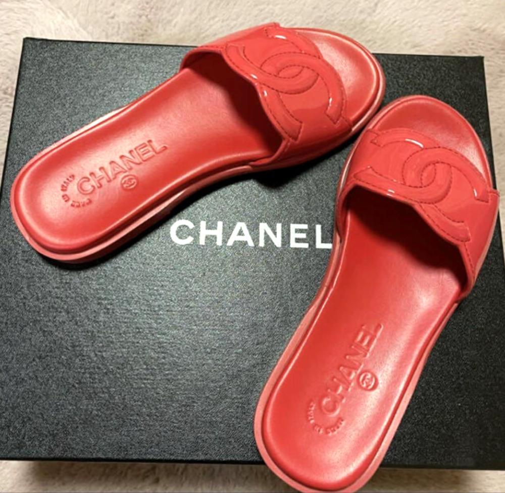 CHANEL Red CC Logo Slide Sandals Flat Mules Size 35 Includes Box #693