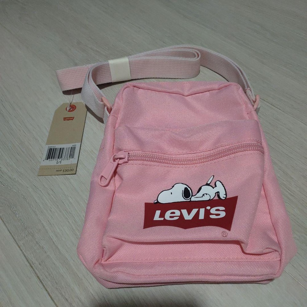 Levi's Snoopy Shoulder Bag Pink