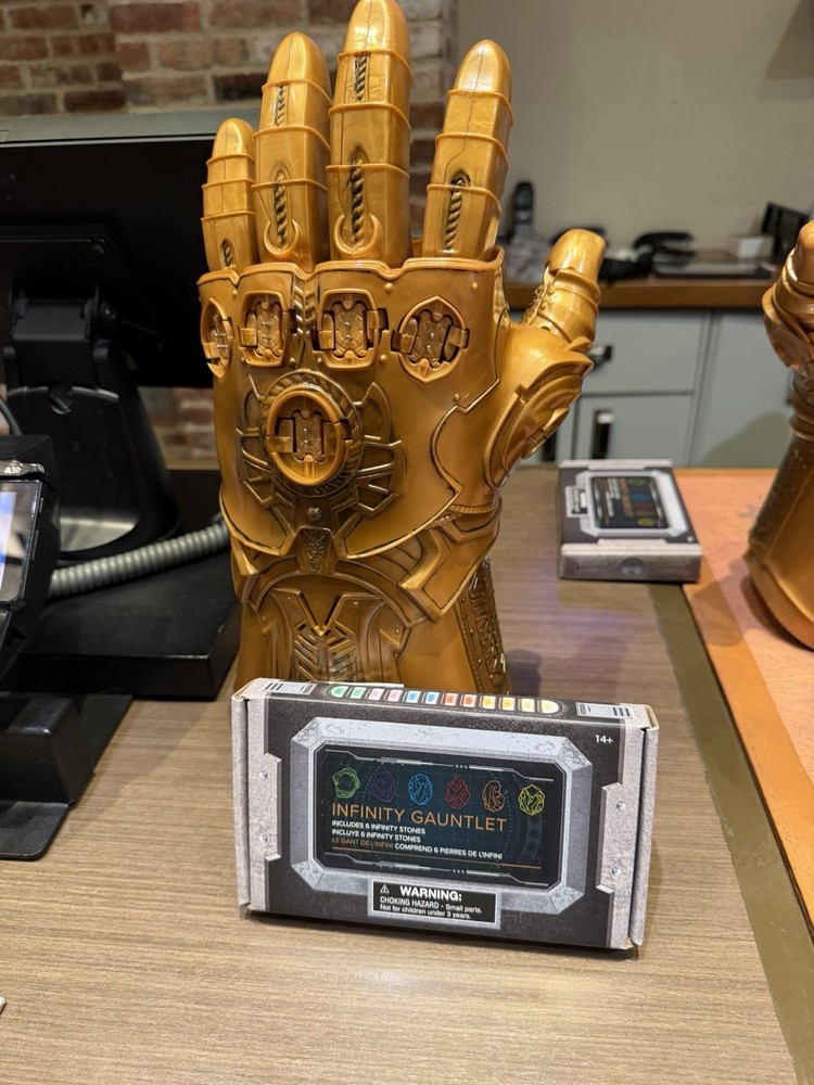 NEW !Disney Parks Epcot Marvel Guardian Thanos Infinity Gauntlet With STONES