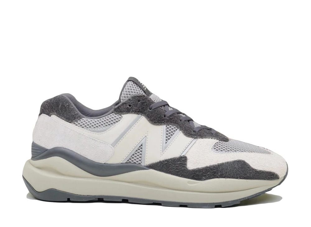 size? × New Balance 57 40 Gray M5740SP1 Unused