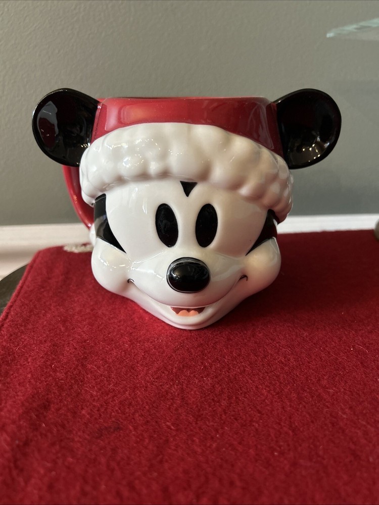 Exclusive Williams Sonoma Disney Mickey Mouse Christmas Collectible Mug