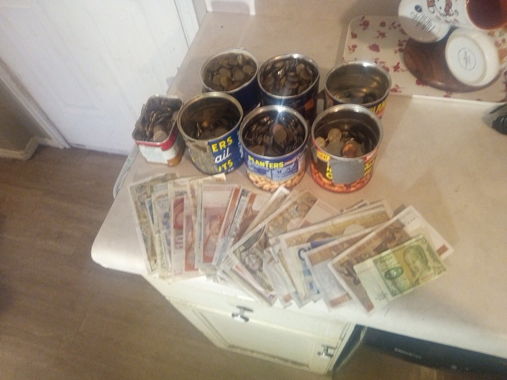 HUGE Lot of Assorted  Vintage Foreign World Currency Coins & Bank Notes 24LBS !!