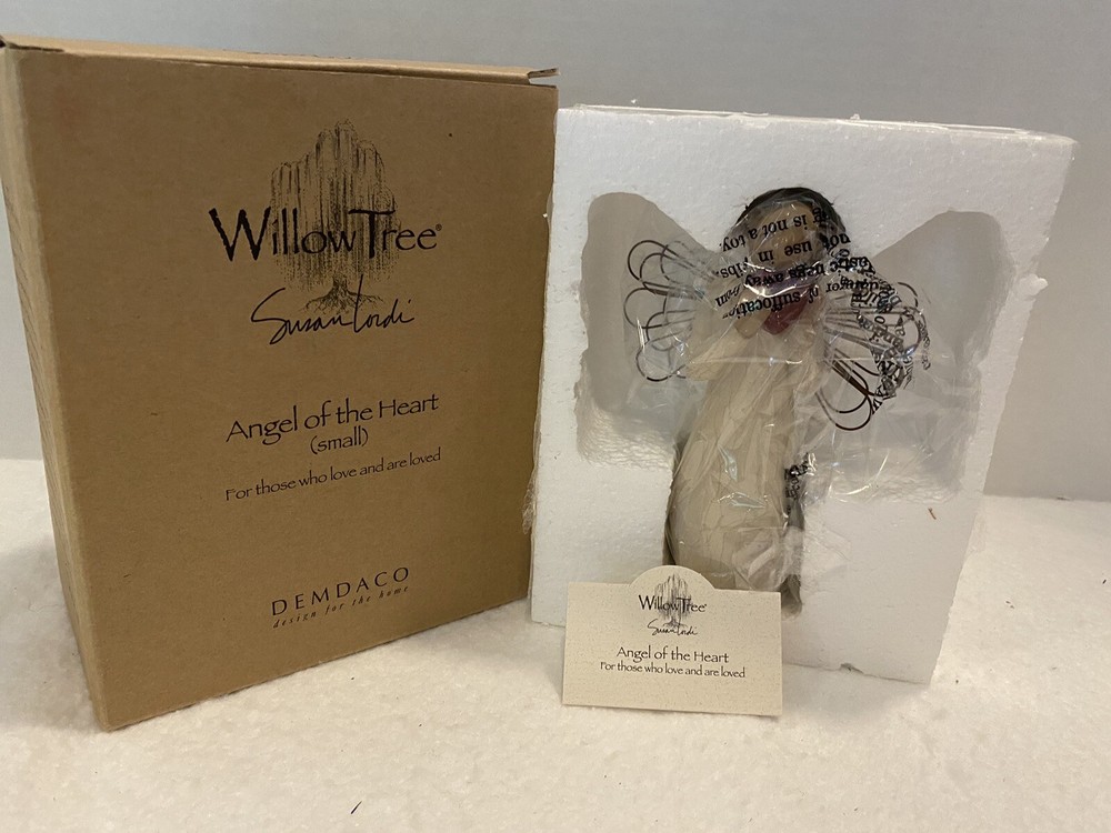Willow Tree Angel of the Heart Figurine #26024 by Demdaco Lordi 2000 New in Box
