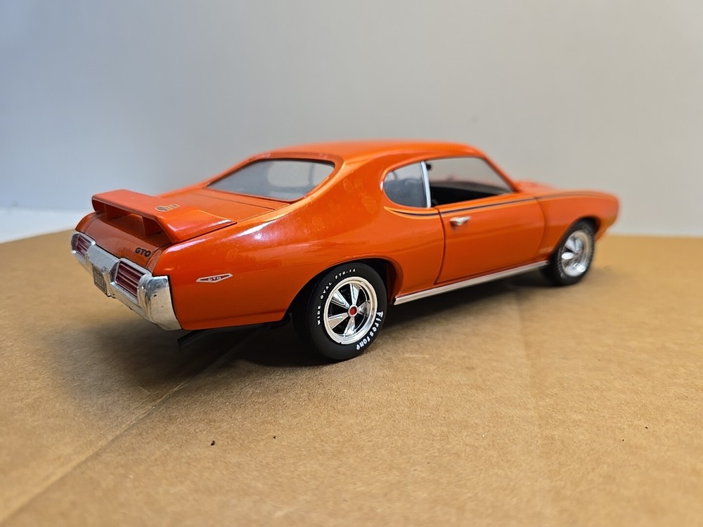 1:18 Scale ERTL 1969 GTO JUDGE Ram Air