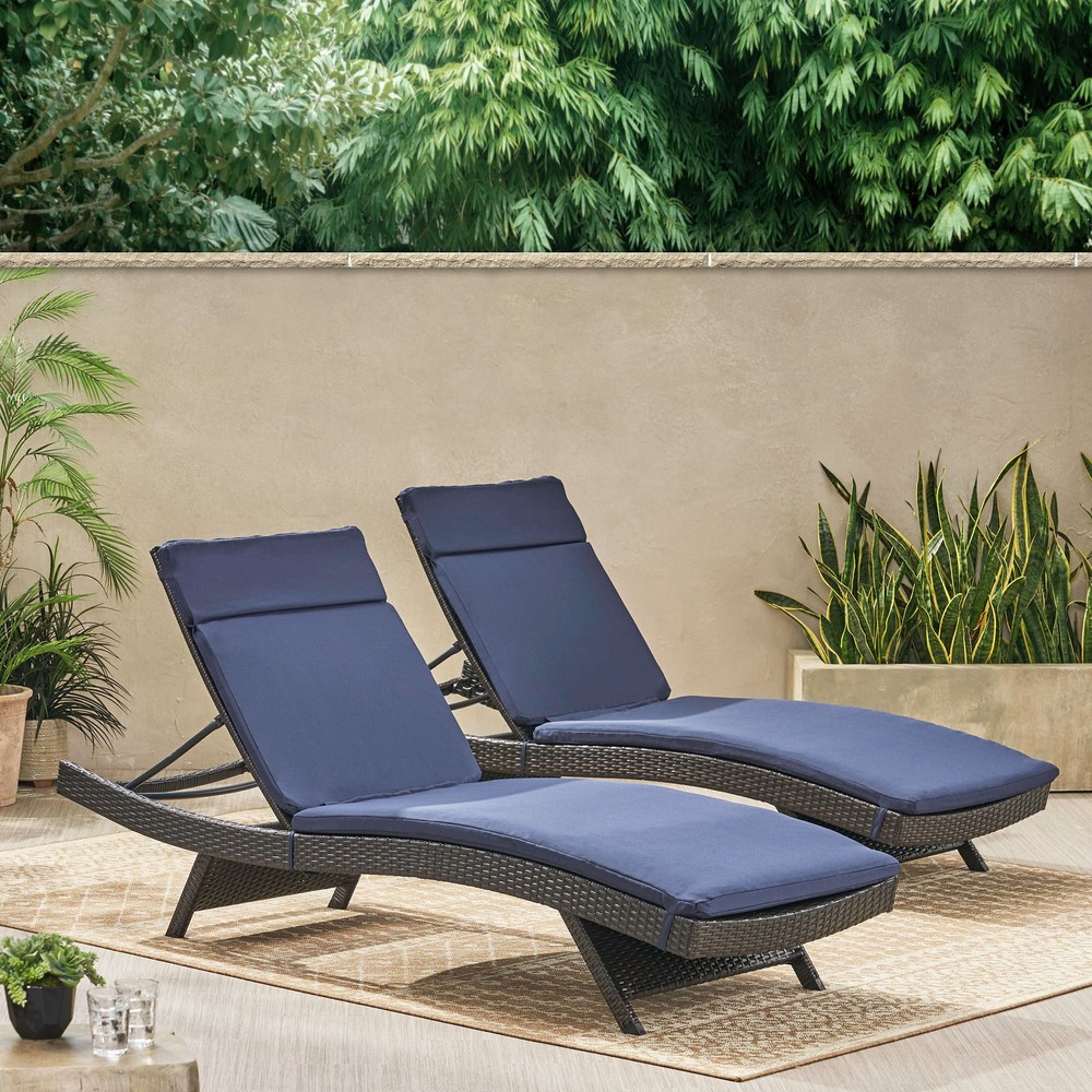 Salem Outdoor Wicker Lounge with Water Resistant Cushion  