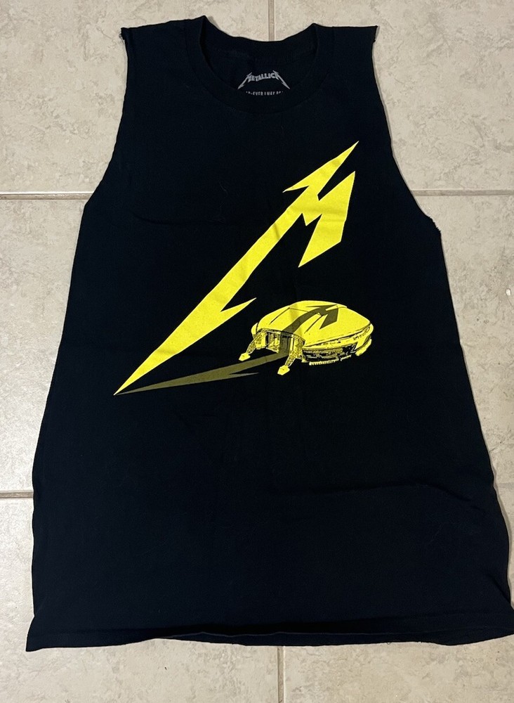 Metallica 2023 Concert Band Short Sleeve Black Yellow Tee Size L Large Tank Top