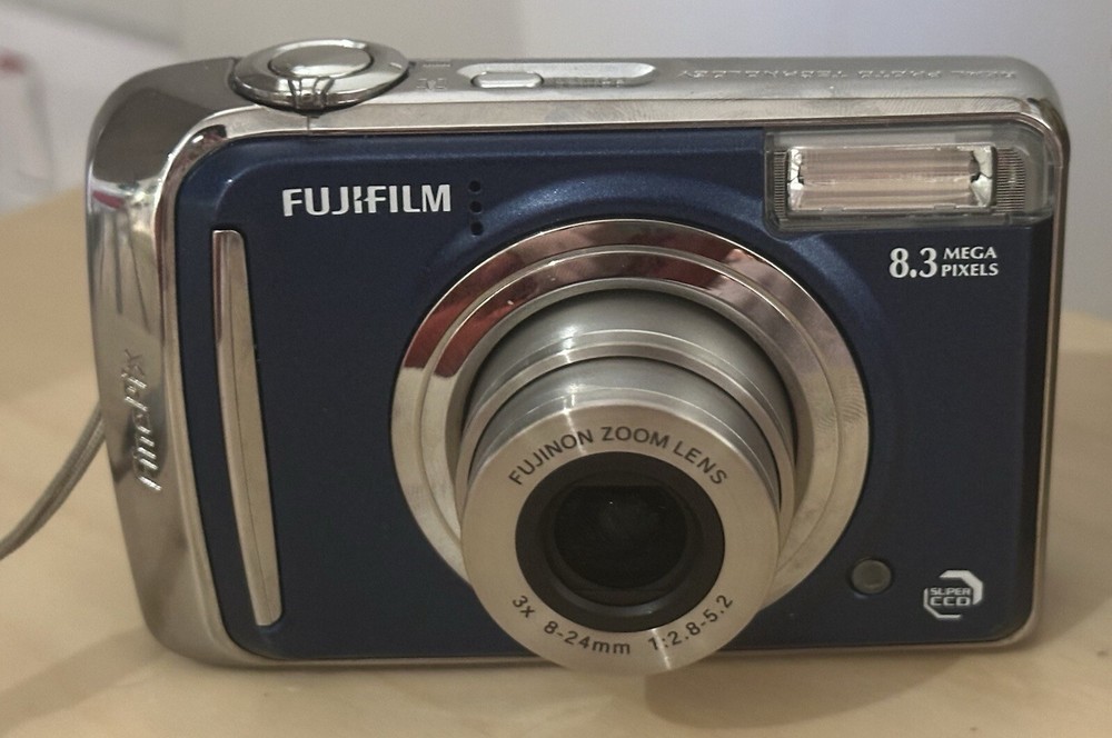 Fujifilm FinePix A805 Digital Camera with 8MP Resolution
