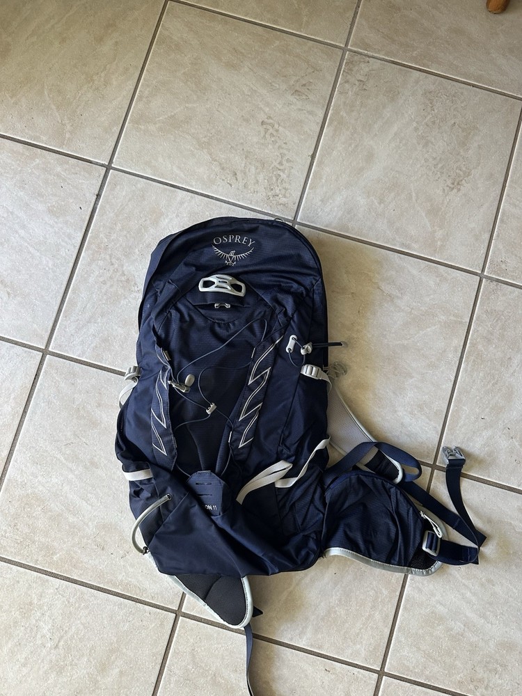 Osprey Talon 11L Men's Lightweight Hiking Daypack