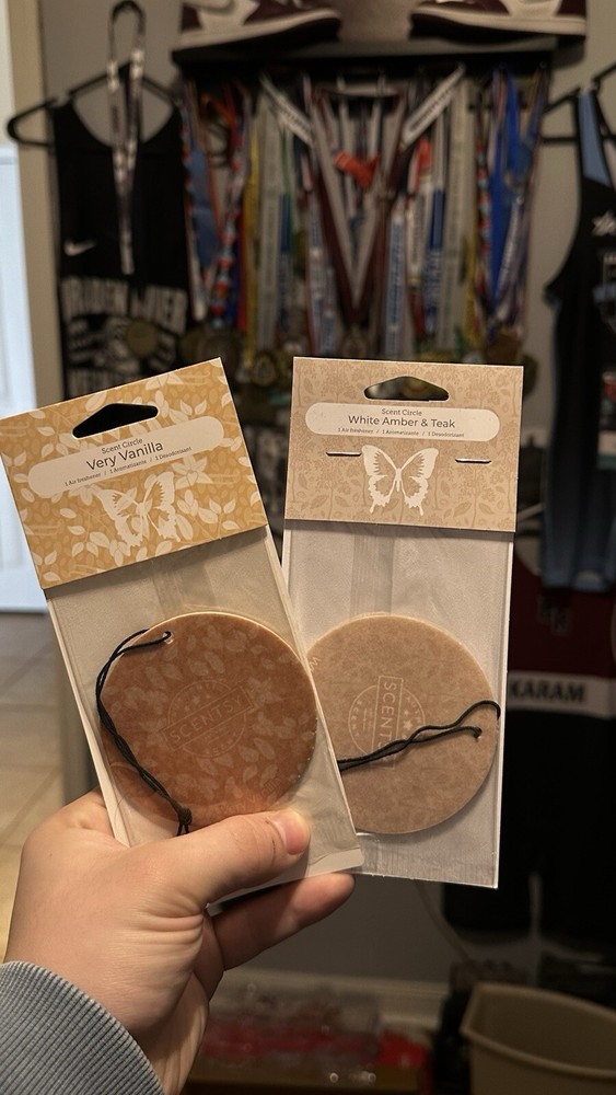 Scentsy Scent Circle Air Freshener Very Vanilla & White Amber + Teak (Lot Of 2)