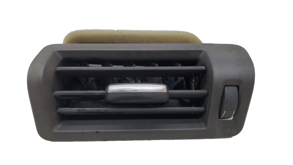 Volvo XC90 Upper Rear Left Air Vent Grille OEM 31497122 2016-2020