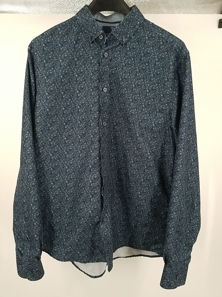 International Report Long Sleeve Button Up Micro Touch Mens Large L