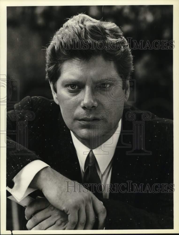 1986 Press Photo Stephen Lang stars in television show 