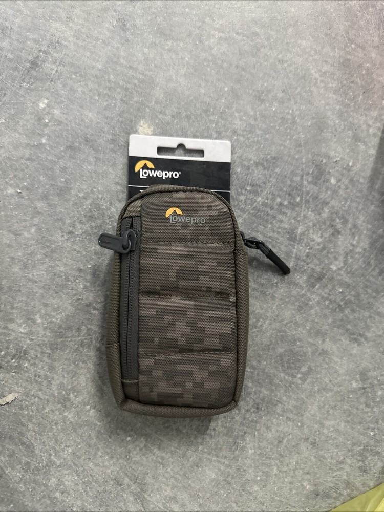 Lowepro Tahoe CS 20 CAMO Camera / Electronics Multi-use Case with Strap New