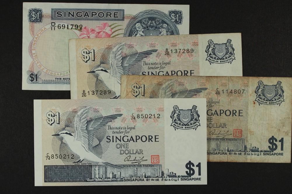 Mixed Foreign World Currency Paper Money Lot of 4 Banknotes ... SINGAPORE