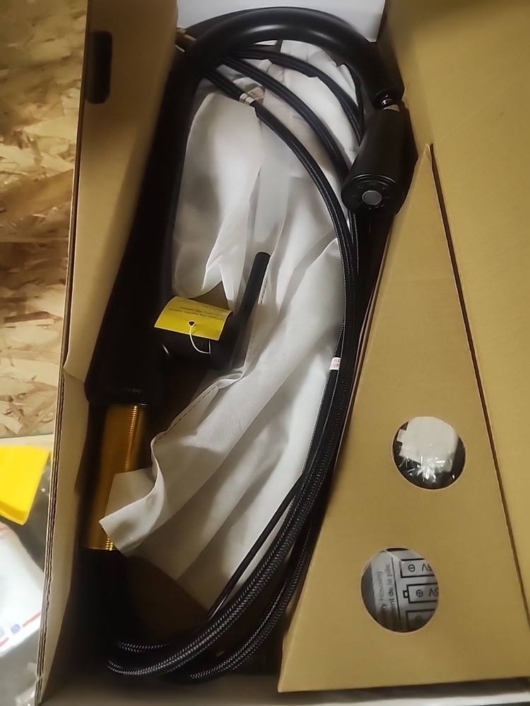 Glacier Bay Sadira Touchless Pull-Down Kitchen Faucet in Black with Sprayer