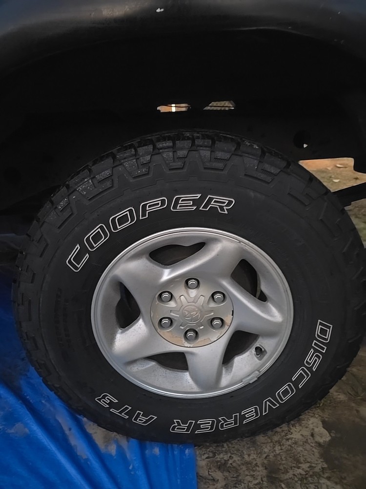 4-Toyota Tundra Alloy OEM Rims And Center Caps ×4, 2000-2004, 16×7, 6 Lug, Used.