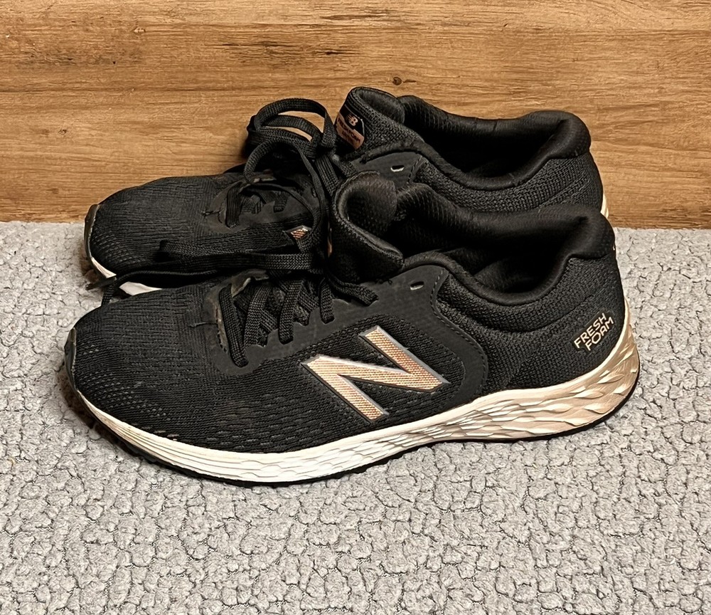 New Balance Fresh Foam Arishi V4 Running Shoes Girls Size 3.5 Black And Pink