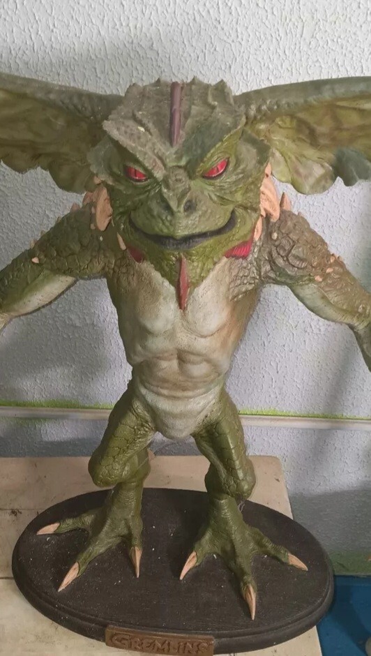 NECA - Gremlins Mohawk Statue Limited edition (BUY NOW)-image