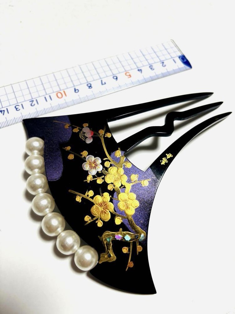 Kanzashi Shune Gold Foil Oversized Bee Hairpin 13x14cm with 3 Legs