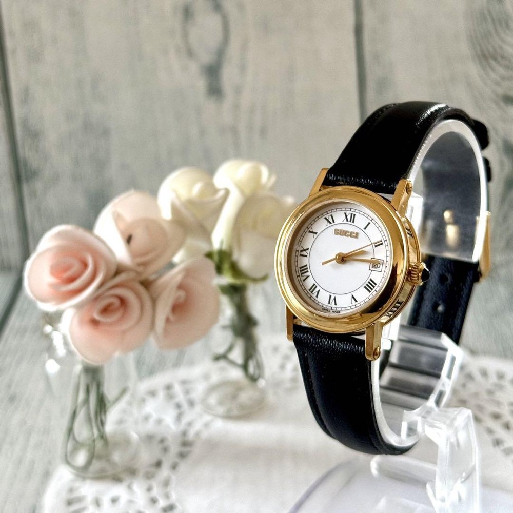 Rare Gold Gucci 7200L Womens Watch for Timeless Elegance