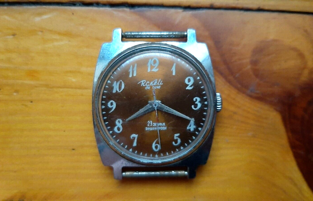 Old Raketa watch with Soviet wrist watch mechanism caliber 2609B. USSR 21 jewels