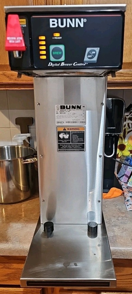 Bunn CDBCF15-APS Automatic Coffee Maker No Basket Or Pot.