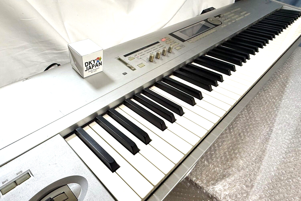 Korg TRITON Le 88-Key Music Workstation Keyboard with Adapter and Memory Card Used From Japan