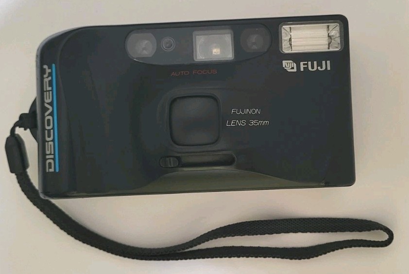 Vintage Fuji Discovery 75 35mm Point and Shoot Film Camera with Flash