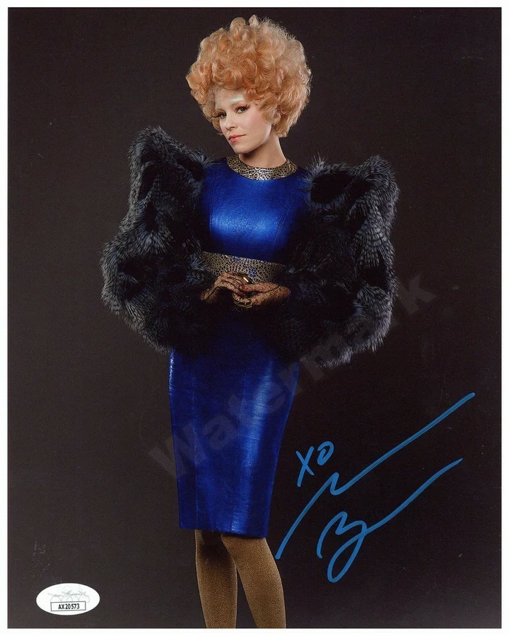 Elizabeth-Banks-Signed-Photo-The-Hunger-Games-Effie-Trinket-Autograph REPRINT