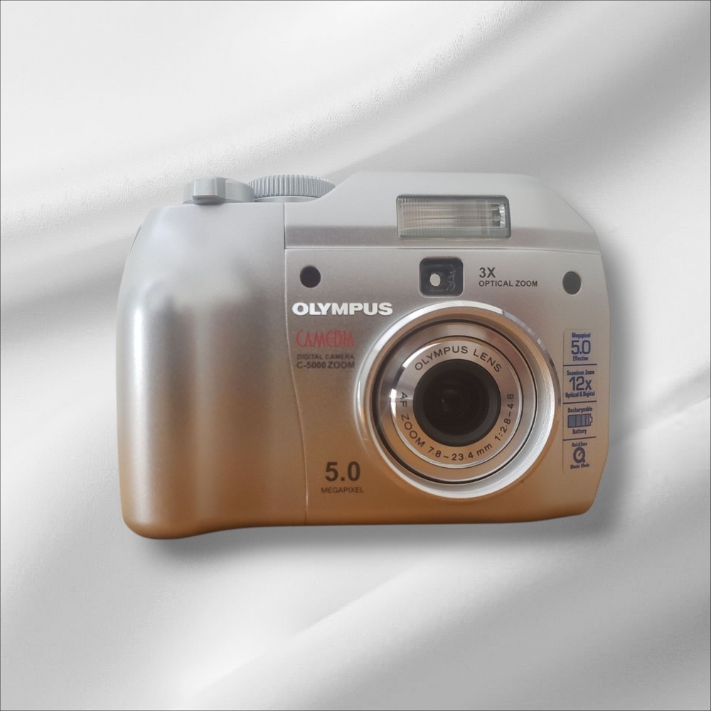 Olympus Camedia C-5000 Zoom Digital Compact Camera