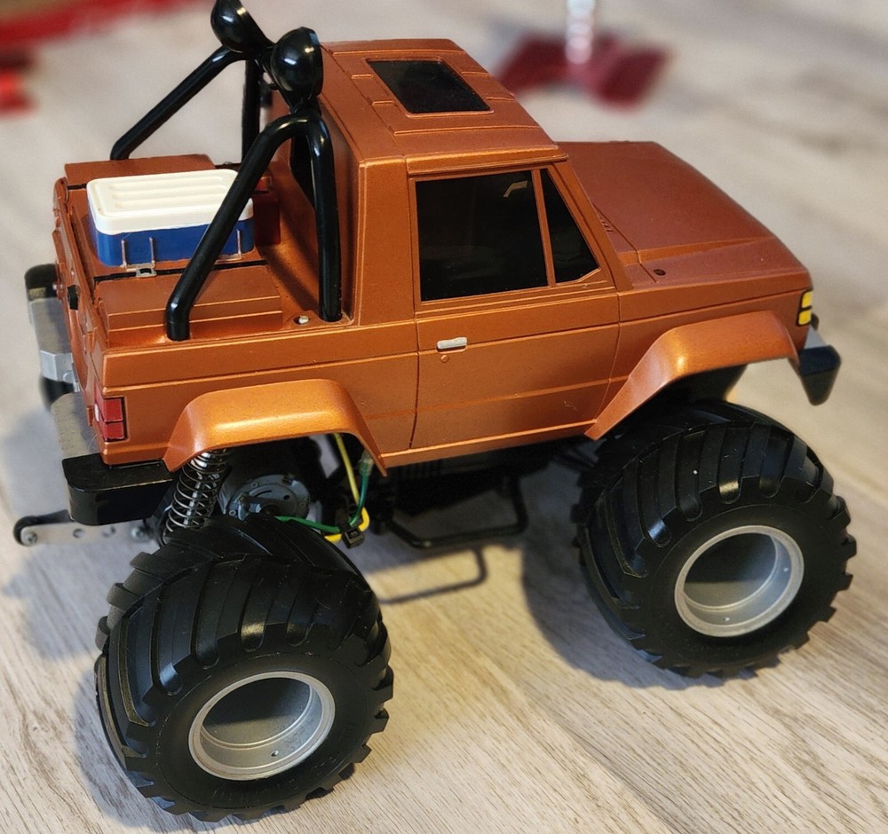 TAMIYA MONTERO RC TRUCK..RARE ...VINTAGE..kyosho associated..traxxas