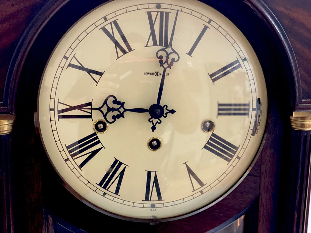 HOWARD MILLER TRIPLE CHIME WALL CLOCK MODEL 612-218 INLAY TOP OF LINE BURLWOOD