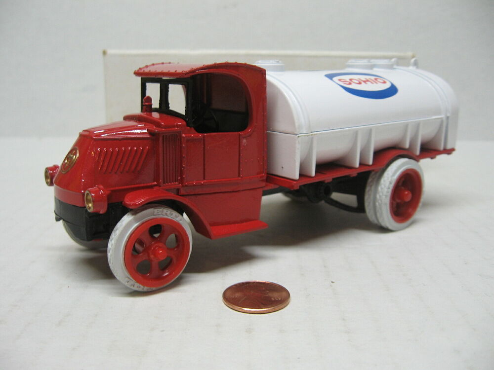 ERTL 1926 Mack Bulldog SOHIO Gas Oil Tanker Truck Diecast Bank