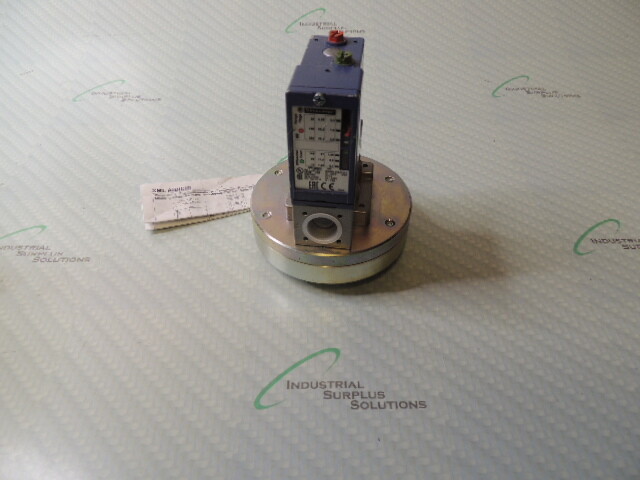 TELEMECANIQUE XMLBS02B2S11 PRESSURE SWITCH