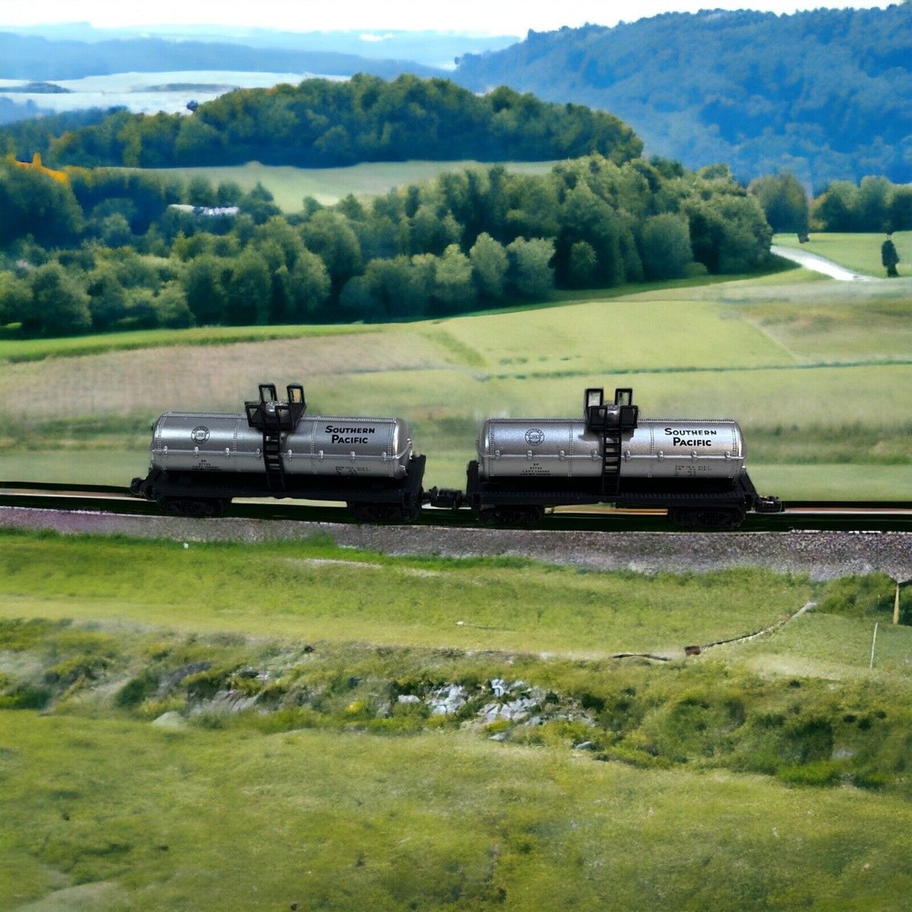 Southern Pacific Tank Car Model Trains (Collectible) 2011 Mini Metallic Lot 2