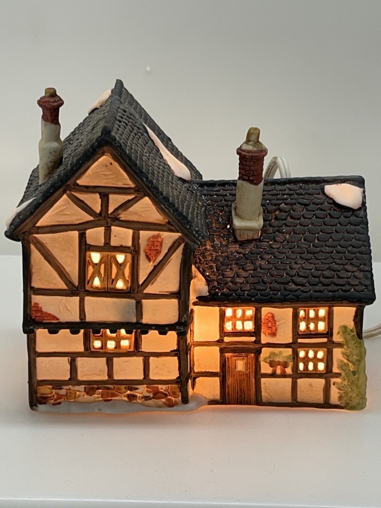 Dept 56 Tudor Cottage Heritage Village Retired 1985 Mint Condition 6518-8