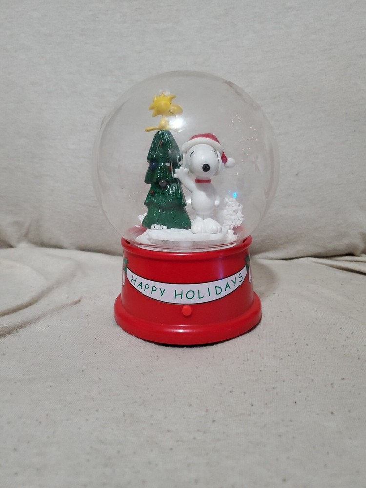 Snoopy Woodstock Happy Holidays Musical Waterless Snow Globe Tree Lights by Gemmy  