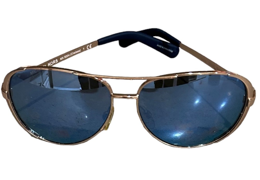 Gafas de sol polarizadas Michael Kors Chelsea con marco de oro rosa