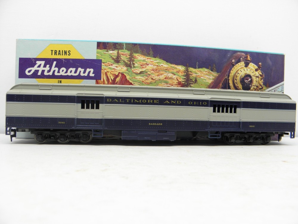 ATHEARN 1885 - BAGGAGE CAR - BALTIMORE & OHIO - #3241 HO SCALE- BUILT KIT