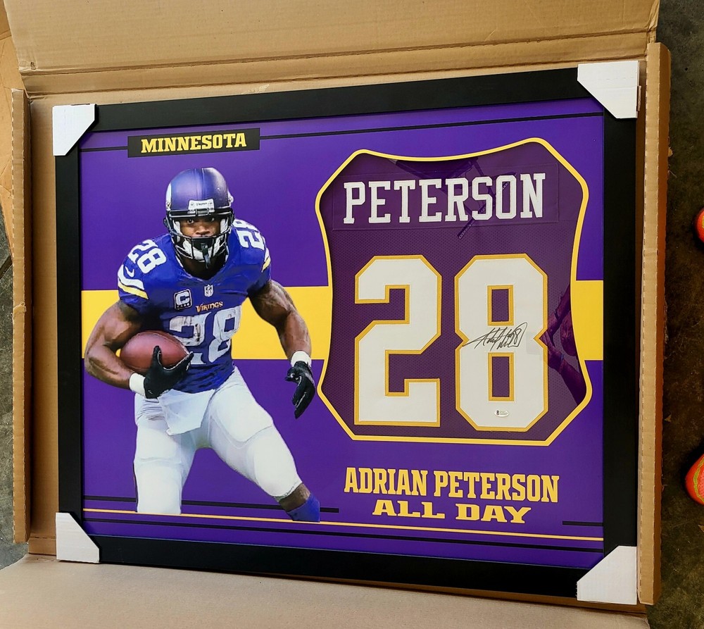 CUSTOM FRAMED AUTOGRAPHED BECKETT COA Adrian Peterson JERSEY MINNESOTA VIKINGS