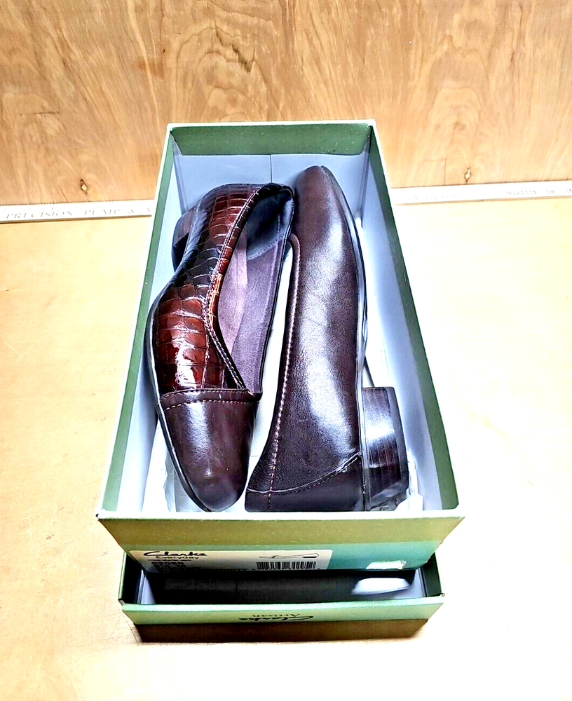 Clarks Womens Caswell Eternity Brown Leather Croc Flats Size 9.5 M