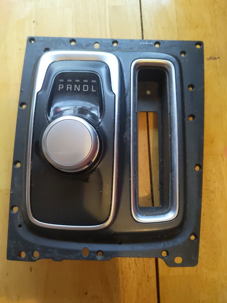 ✅2015-2019 Chrysler 300 AT Floor Gear Shifter Panel 5PE82AAAAB Tested Functional