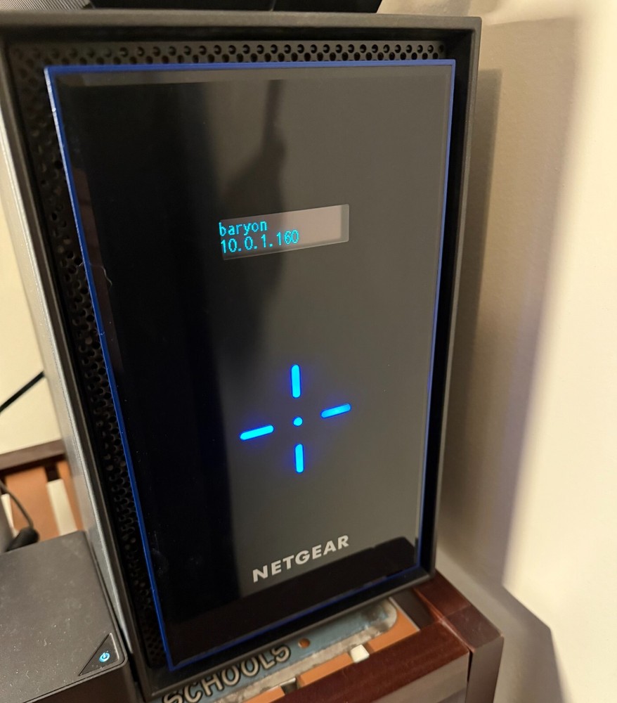 Netgear ReadyNAS 428 / 8 Bay hot-swappable NAS Enclosure