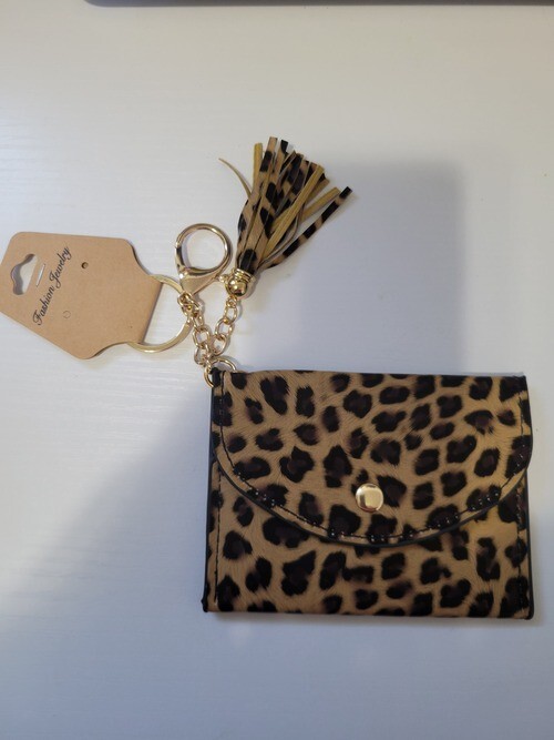 Leopard Print Credit Card Holder with Keychain - Stylish Ladies Fashion Wallet-image