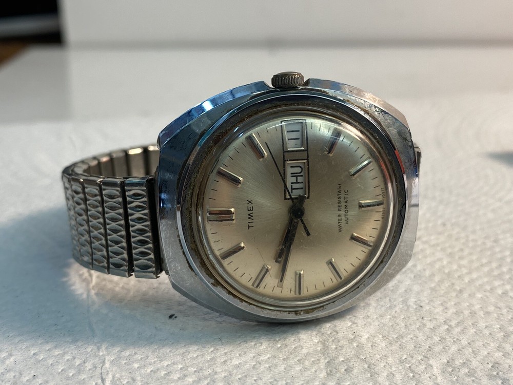 Vintage Automatic Timex Watch 47952-10977 Running Date And Day