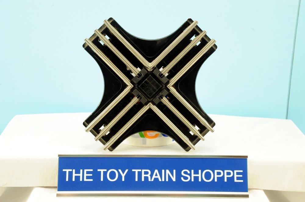 LIONEL 020 O GAUGE 90 DEGREE CROSSING. EXC COND-NO BOX. LOT # 1.