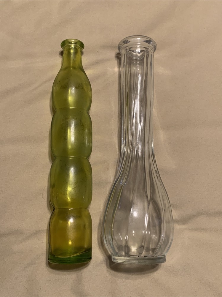 Two 9 Inch Vases One Green One Clear Brody Co Make Offer And Buy Now-image