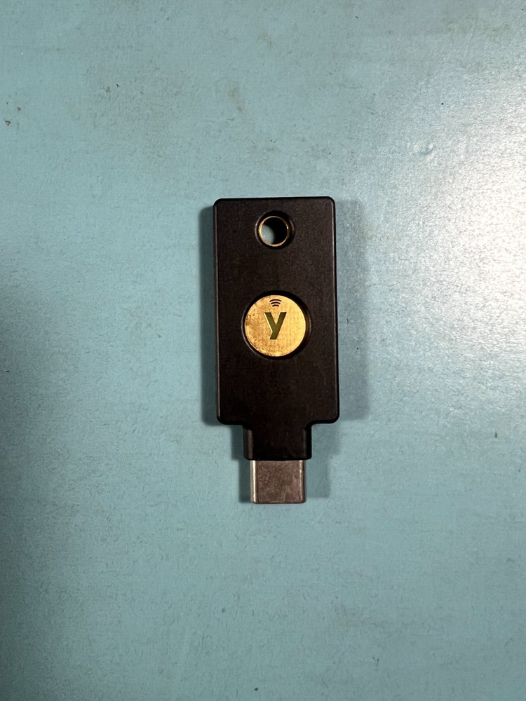 Yubico YubiKey 5C NFC Multi-factor Passkey USB-C - Pre-owned - Reset