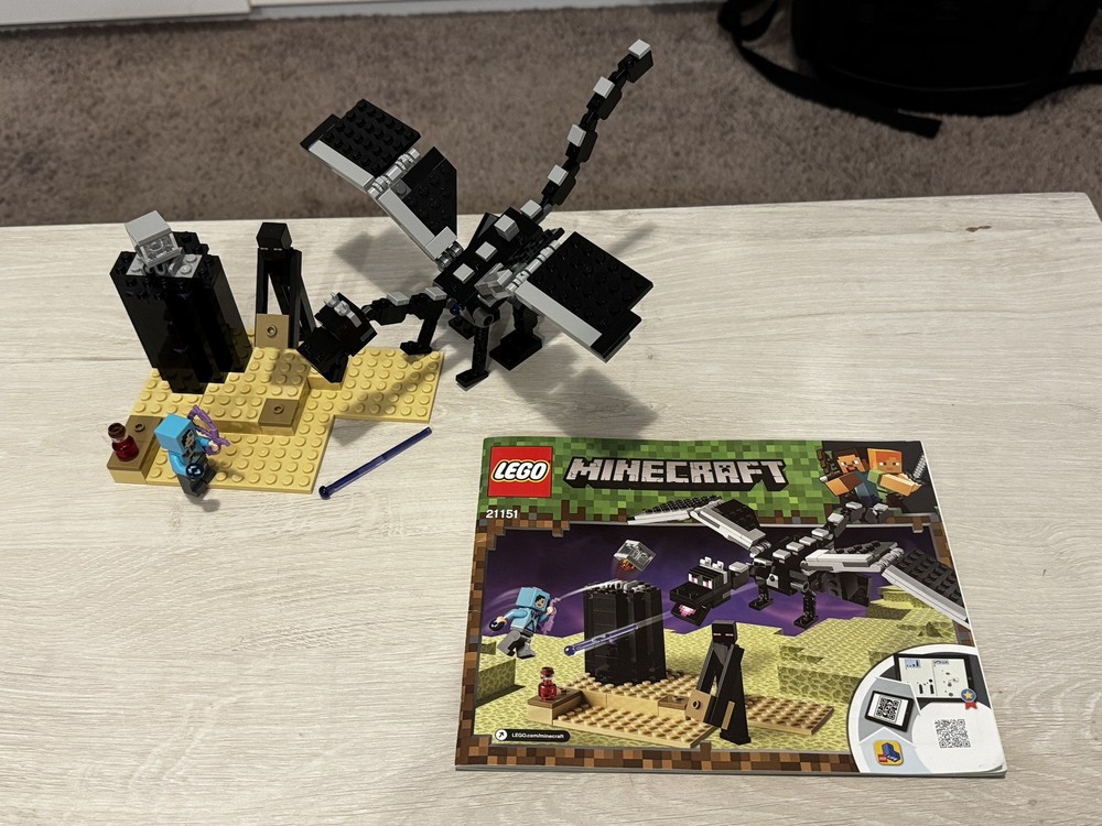 Lego Minecraft The Final Battle Set 21151 Retired Limited Edition